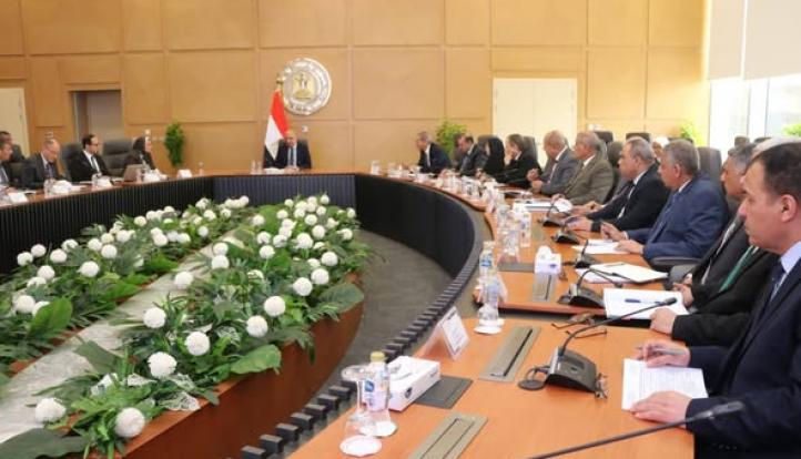 وزير الكهرباء يجتمع برؤساء شركات التوزيع لضمان استقرار التيار الكهربائي خلال شهر رمضان