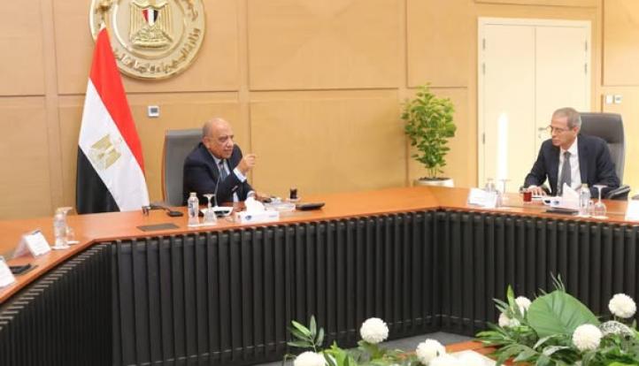 الاستعدادات لفصل الصيف.. وزير الكهرباء يراجع خطة التشغيل وخفض استهلاك الوقود