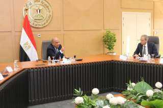 الاستعدادات لفصل الصيف.. وزير الكهرباء يراجع خطة التشغيل وخفض استهلاك الوقود