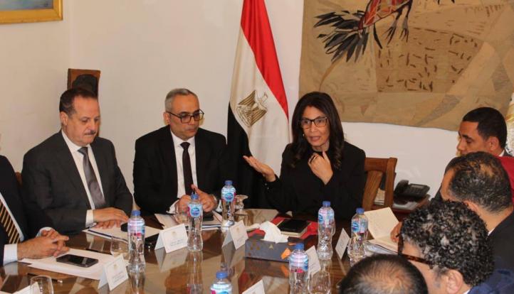وزيرة الثقافة تعقد اجتماعًا موسعًا مع قيادات الوزارة ورؤساء القطاعات لوضع ملامح الفترة المقبلة