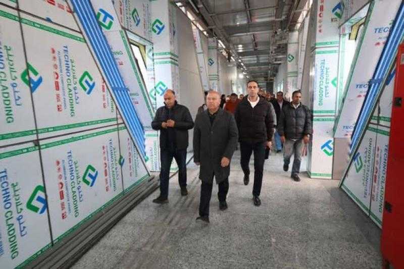 وزير النقل يتفقد التشطيبات النهائية للمرحلة الثانية من الأتوبيس الترددي