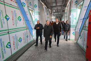 وزير النقل يتفقد التشطيبات النهائية للمرحلة الثانية من الأتوبيس الترددي