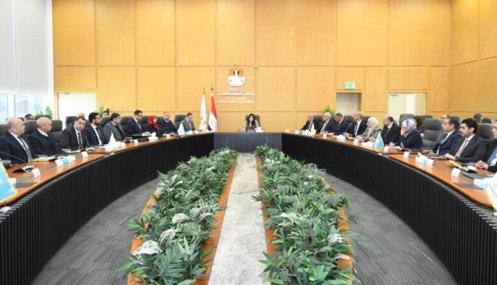 وزيرة الإسكان توجه بضرورة ترفيق الأراضي ومتابعة المشروعات في المدن الجديدة