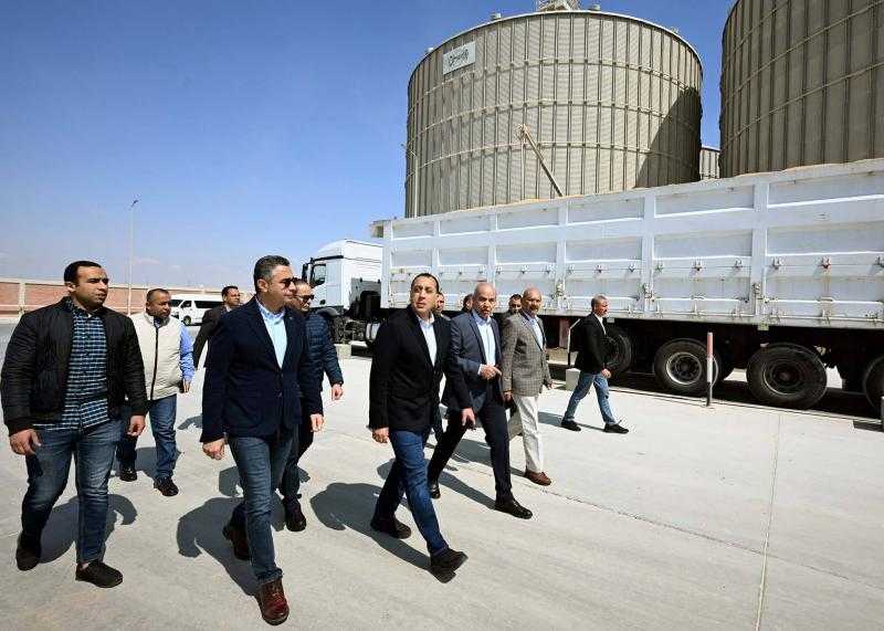 رئيس الوزراء يتفقد صومعة عتاقة بالسويس للاطمئنان على كفاءة منظومة تخزين القمح وتعزيز المخزون الاستراتيجي من السلع الأساسية