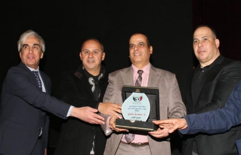 حصل علي التتويج ال 14 في احتفالية كبري شهدها وزير ونجوم الرياضة ... فوز الدكتور مدحت رشدي بجائزة التفوق الصحفي للنقاد الرياضيين