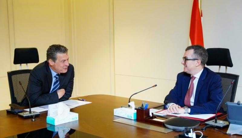 وزير التخطيط يبحث مع البنك الأوروبي لإعادة الإعمار والتنمية دعم استقرار الاقتصاد المصري في ظل التحديات العالمية