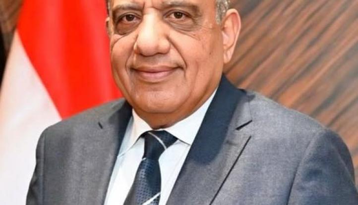 وزير الكهرباء يوجه بمد ساعات العمل بمراكز خدمة المواطنين