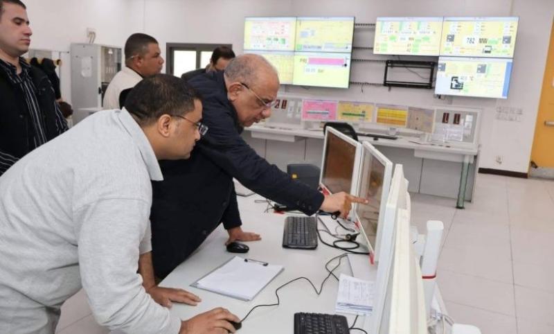 وزير الكهرباء يتفقد محطة بني سويف المركبة.. ويؤكد رفع كفاءة التشغيل وخفض استهلاك الوقود