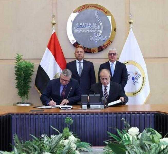 وزير النقل يشهد توقيع اتفاقيات لتعزيز تطوير ميناء السخنة
