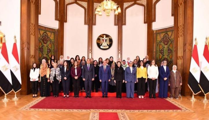 السيسي يشارك في لقاء المرأة المصرية والأم المثالية ويؤكد: تمكين المرأة أولوية وطنية