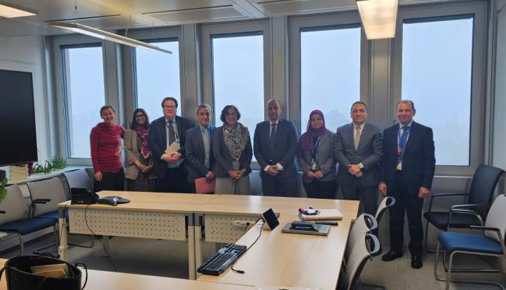 وزير العمل يلتقي قيادات إدارتي معايير العمل الدولية وحوكمة العمل وثلاثية الأطراف بالمنظمة