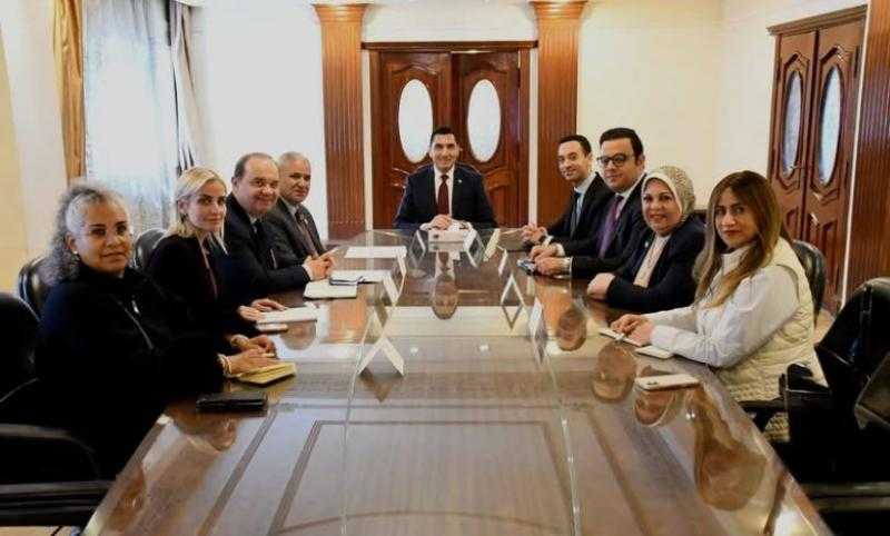 وزير الشباب والرياضة يلتقي الممثل الإقليمي لمنظمة الفاو لبحث سبل التعاون المشترك
