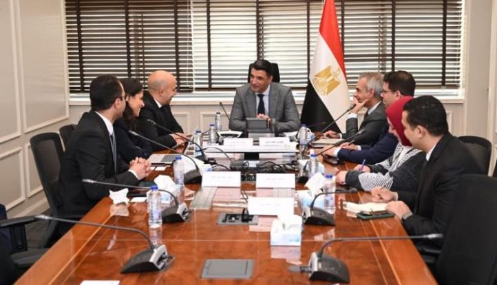 “وزير الصناعة” يبحث مع لوريال مصر تعزيز الاستثمارات وزيادة المكون المحلي والصادرات