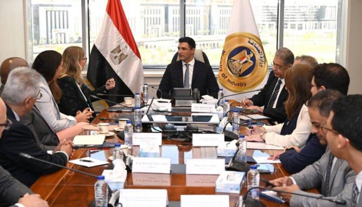 وزير الصناعة: نستهدف إنتاج 100 ألف سيارة سنويًا بحلول 2030