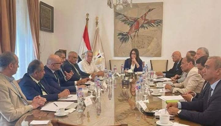 وزيرة الثقافة: نستهدف “صفر مخازن” خلال أشهر ووصول الكتاب لجميع انحاء الجمهورية