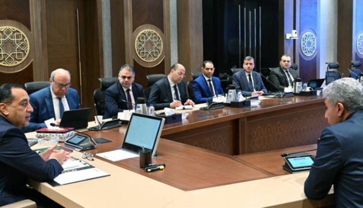 بحضور مسئول بالبنك المركزي.. رئيس الوزراء يُتابع إجراءات دعم وتحفيز قطاع السياحة