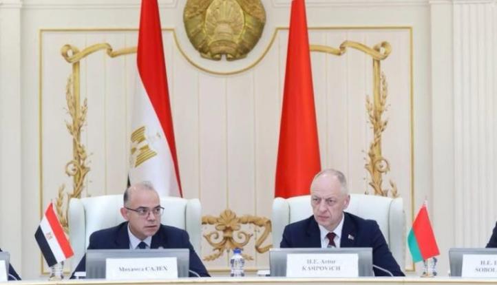 وزير الاستثمار يبحث مع نظيره البيلاروسي آليات تعزيز تواصل مجتمع الأعمال وتوطين صناعة المعدات الثقيلة