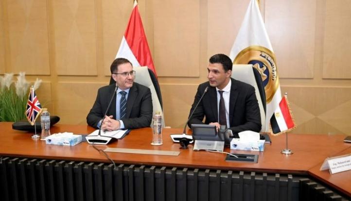 وزير الصناعة تبحث مع الشركات البريطانية خطط التوسع بالسوق المصري وتذليل التحديات
