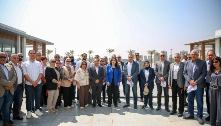 وزيرة الإسكان تتفقد مشروع حدائق تلال الفسطاط وتؤكد الالتزام بالجداول الزمنية والجودة
