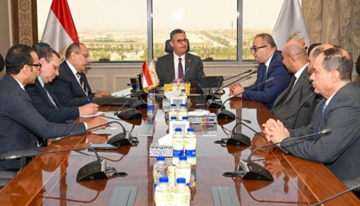 وزير التموين يبحث مع “تمويلي” توفير حلول تمويلية ميسرة لدعم بدالي التموين ومنافذ “جمعيتي”