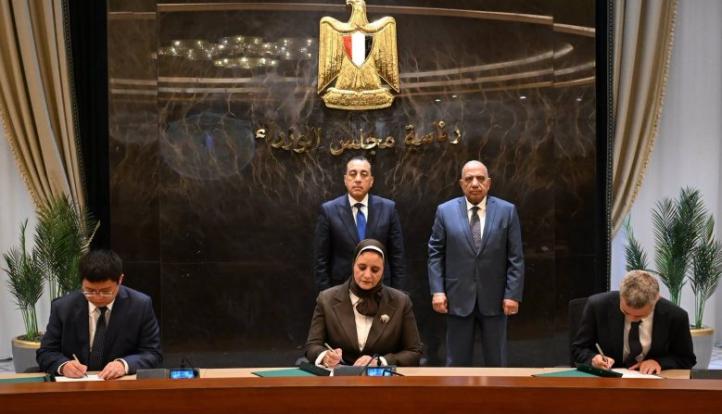 إنشاء أول مصنع لتوربينات الرياح في مصر..  وإقامة مشروع طاقة رياح بقدرة 2000 ميجاوات