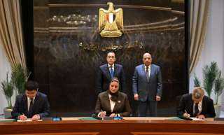 إنشاء أول مصنع لتوربينات الرياح في مصر..  وإقامة مشروع طاقة رياح بقدرة 2000 ميجاوات