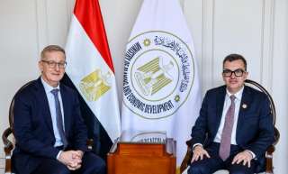 وزير التخطيط يبحث مع سفير أيرلندا تعزيز التعاون في الاقتصاد الأخضر والتكنولوجيا