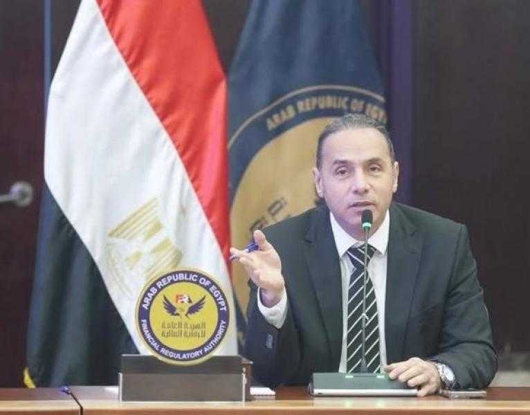 إسلام عزام يبحث مع الأكاديمية الوطنية للتدريب التعاون في التوعية المالية وبناء القدرات