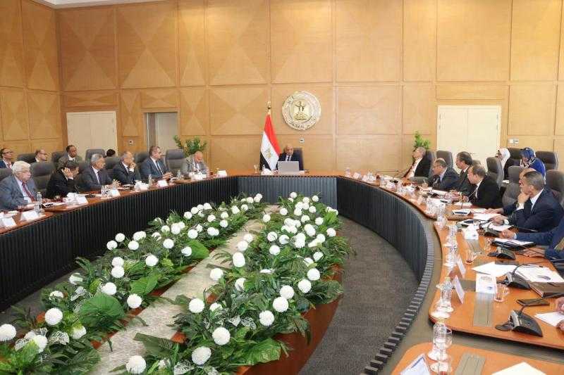 وزير الكهرباء يتابع تنفيذ خطة العمل لرفع كفاءة استخدام الطاقة الكهربائية