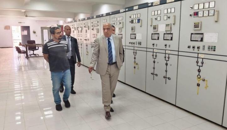 وزير الكهرباء يتفقد محطة محولات القاهرة الجديدة لمتابعة استقرار الشبكة القومية ومواجهة أحمال الصيف