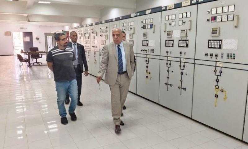وزير الكهرباء يتفقد محطة محولات القاهرة الجديدة لمتابعة استقرار الشبكة القومية ومواجهة أحمال الصيف