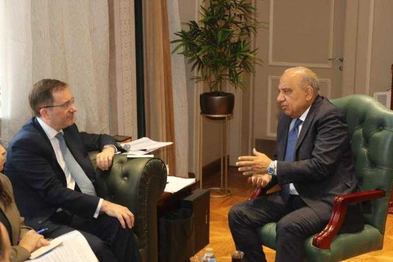 وزير الكهرباء يستقبل سفير بريطانيا بالقاهرة لبحث تعزيز الشراكة وسبل دعم التعاون في مجالات الطاقات المتجددة وتحديث الشبكات وأنظمة تخزين الطاقة