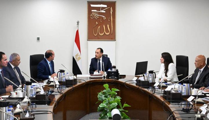 رئيس الوزراء يُتابع ملف تشغيل وصيانة محطات معالجة الصرف الصحي