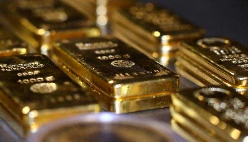الذهب يتراجع عالميًا وسط حالة ترقب بقرار الفيدرالي بشأن أسعار الفائدة