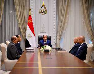 الرئيس السيسي يجتمع برئيس الوزراء ووزير النقل ومُستشار رئيس الجمهورية للتخطيط العمراني