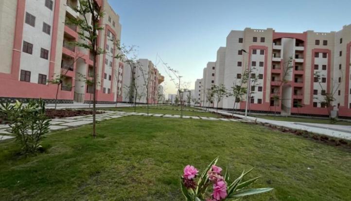وزيرة الإسكان تتابع تنفيذ مشروعات وخدمات بمدينتي قنا والمنيا الجديدتين
