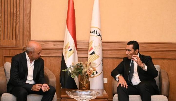 وزير الشباب والرياضة يبحث مع رئيس لاند مارك للتطوير العقاري LMD تعزيز رعاية الأبطال الرياضيين ودعم المواهب الواعدة