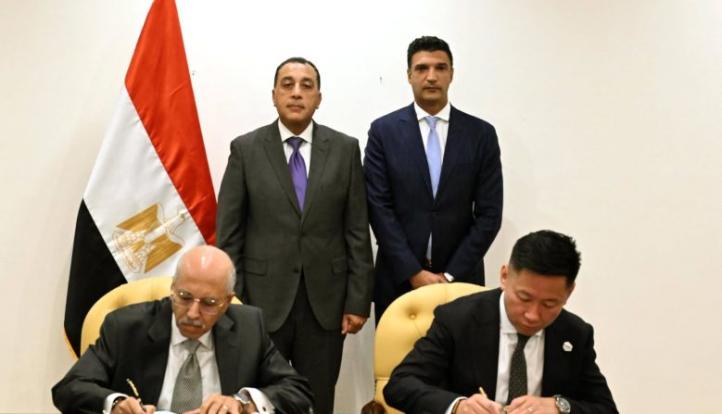 رئيس الوزراء يشهد توقيع عقد إنشاء مصنع لإنتاج البطاريات الكهربائية باستثمارات 2 مليار جنيه