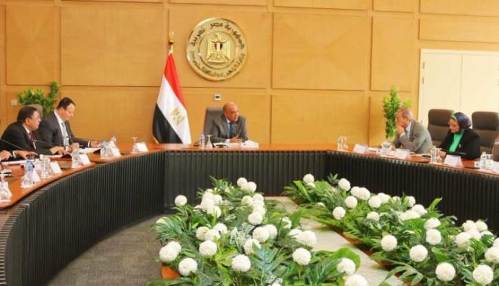 وزير الكهرباء يتابع خطط تأمين الشبكة القومية واستيعاب قدرات الطاقة المتجددة