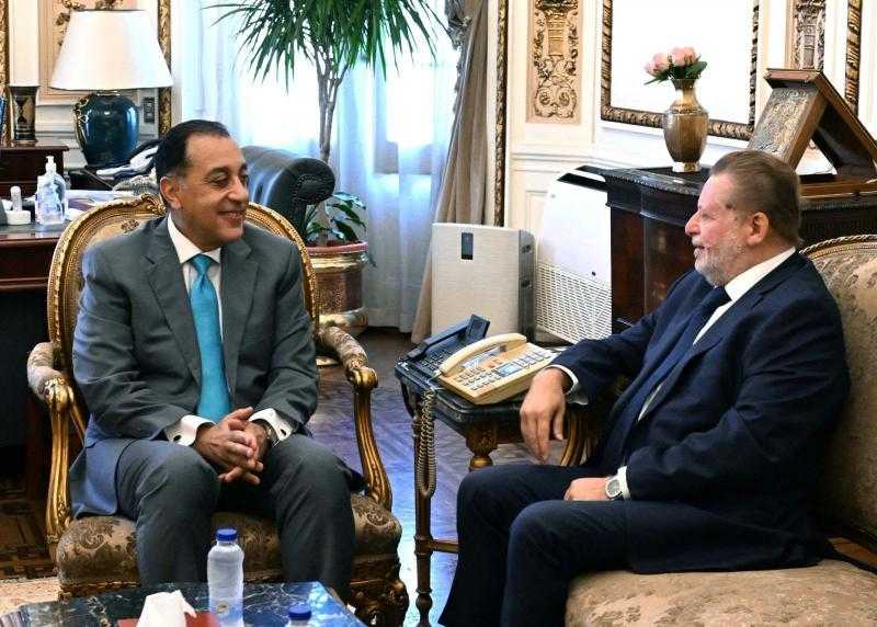 رئيس الوزراء يلتقي محافظ البنك المركزي لمتابعة الملفات الاقتصادية ذات الأولوية
