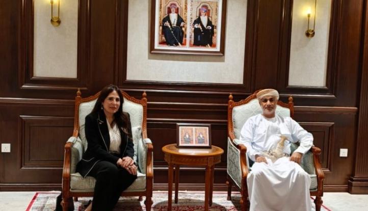 وزيرة الإسكان تبحث مع رئيس بلدية مسقط تبادل الخبرات في التخطيط والتطوير العمراني