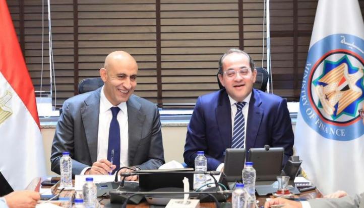 وزيرا المالية والتعليم يبحثان تحسين أوضاع المعلمين.. وزيادة مرتباتهم العام الدراسي المقبل