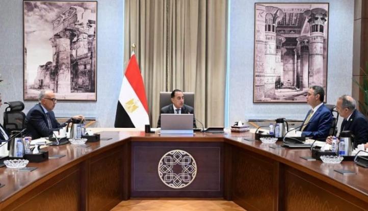 رئيس الوزراء يستعرض محاور جلسة الأمن الغذائي والمائي بمنتدى مصر 2026