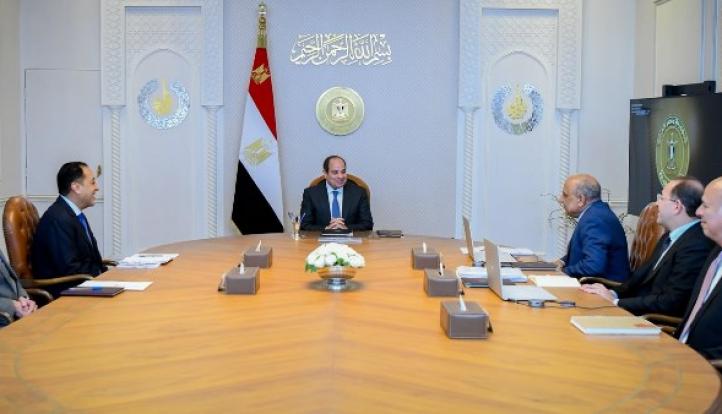 السيسي يتابع مشروعات الطاقة المتجددة وخطة رفع مساهمتها إلى 45% بحلول 2028.. ويوجه بخفض دين أجهزة الموازنة العامة